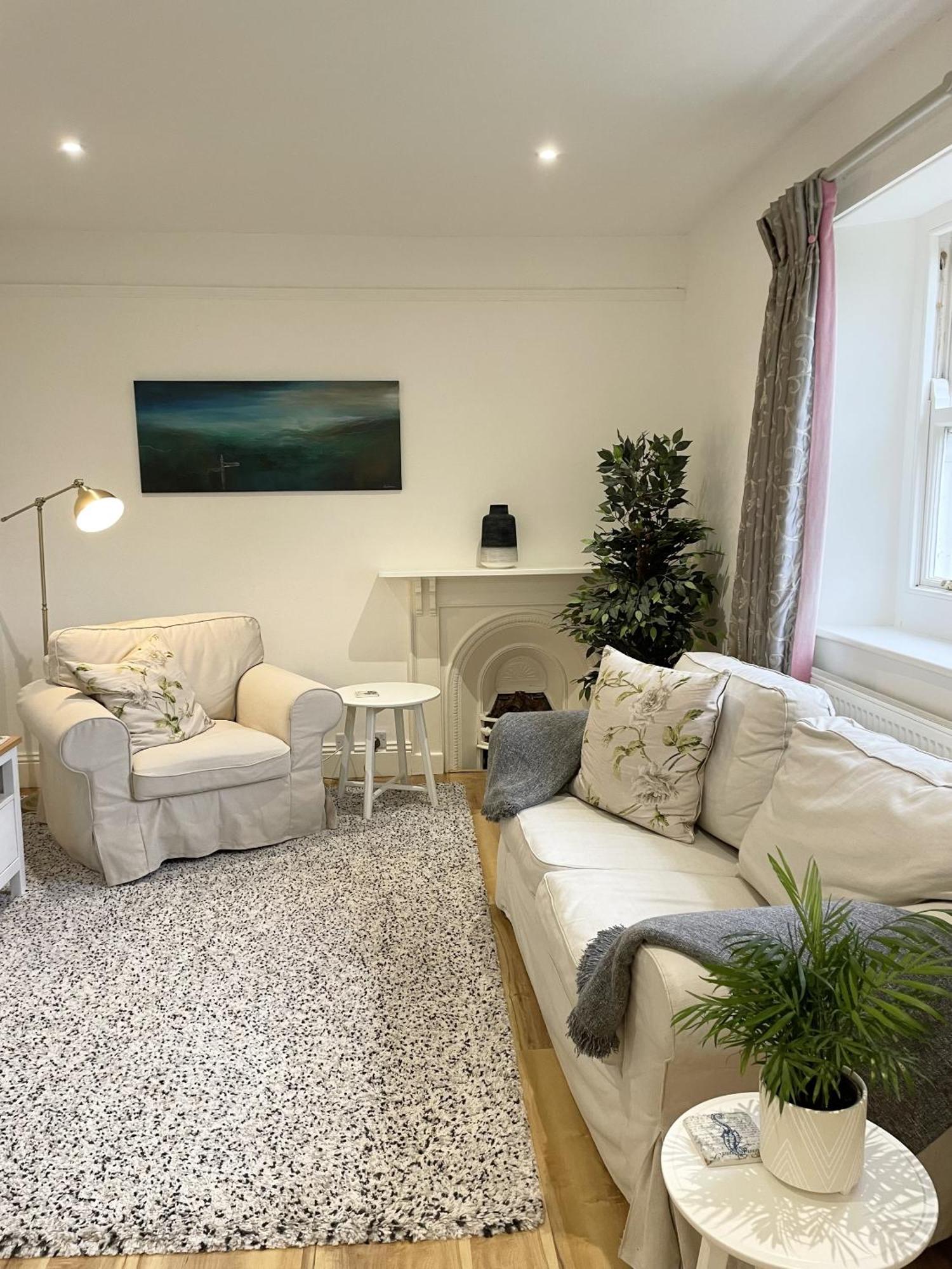 The Mount Somerton Retreat - Nr Bruton, Glastonbury, The Spectacular Wells Cathedral, Millfield School, Leonardo Helicopters, Yeovilton Room photo