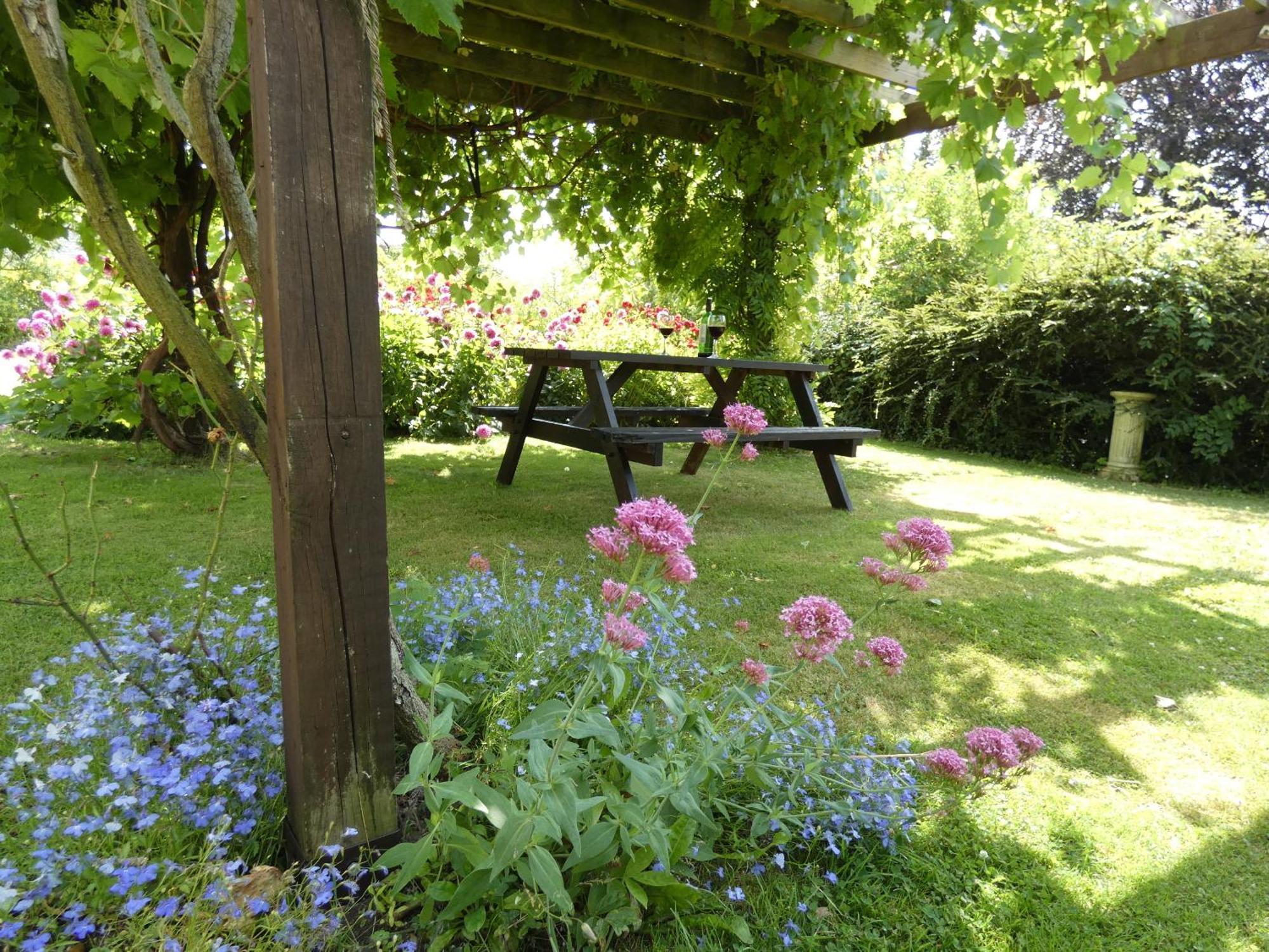 The Mount Somerton Retreat - Nr Bruton, Glastonbury, The Spectacular Wells Cathedral, Millfield School, Leonardo Helicopters, Yeovilton Exterior photo